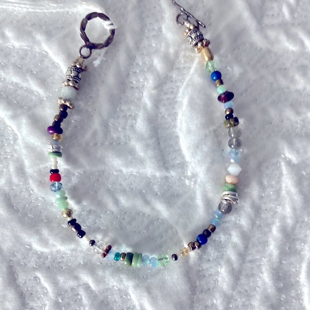 Varied traveler bracelet